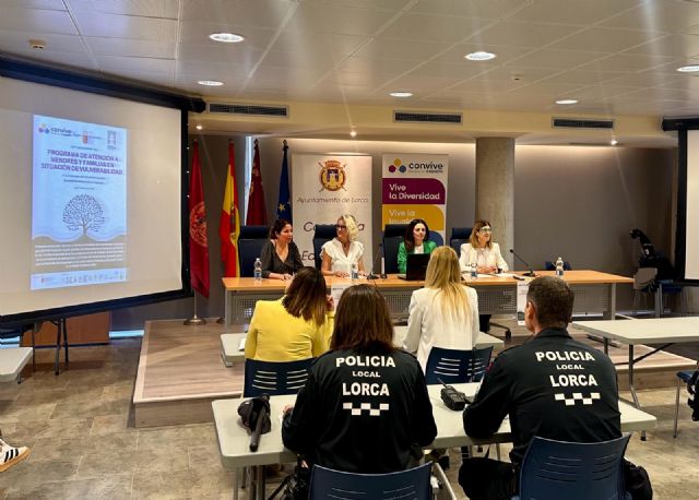 Más de medio centenar de jóvenes lorquinos y sus familias se benefician del Programa de Atención a Menores en Situación de Vulnerabilidad - 3, Foto 3