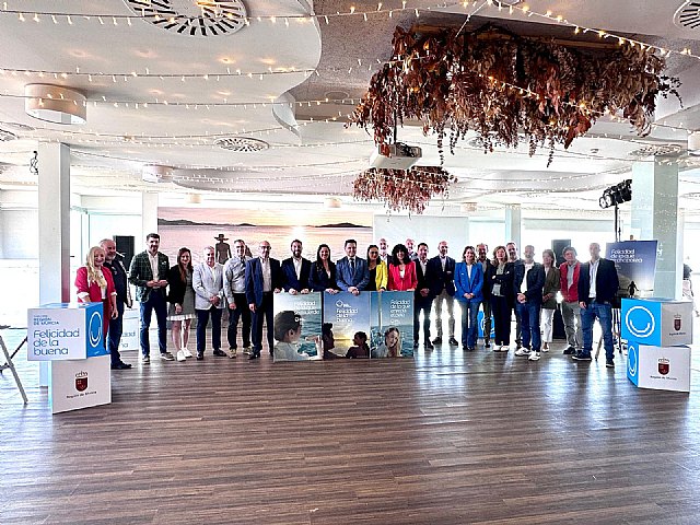 El Gobierno regional presenta la campaña turística de verano en Santiago de la Ribera - 1, Foto 1