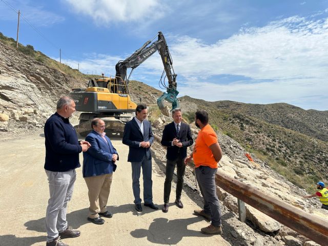 El Ayuntamiento celebra la celeridad del Gobierno regional en la ejecución de las obras de rehabilitación de la carretera que une las pedanías de Garrobillo y Ramonete - 1, Foto 1