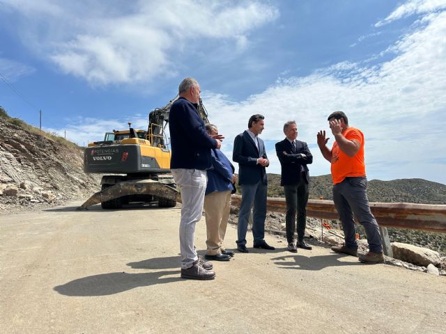 El Ayuntamiento celebra la celeridad del Gobierno regional en la ejecución de las obras de rehabilitación de la carretera que une las pedanías de Garrobillo y Ramonete - 3, Foto 3