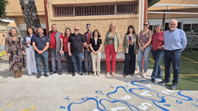 El Ayuntamiento de Murcia instala una gran pérgola en el CEIP Río Segura de Javalí Nuevo y renueva el mobiliario del CEIP Rincón de Beniscornia - 2, Foto 2