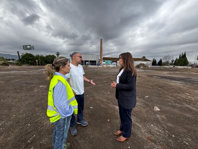 El Ayuntamiento de Murcia da la batalla contra los vertidos incontrolados en solares municipales - 2, Foto 2