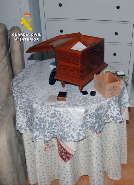 La Guardia Civil detiene a uno de los individuos que asaltó a una anciana en su domicilio de San Javier hace cinco años - 5, Foto 5