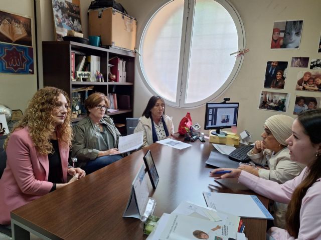 El Ayuntamiento de Murcia refuerza su compromiso con CRECER y su proyecto de intervención social - 2, Foto 2