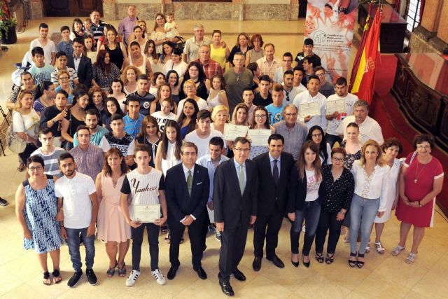 Jóvenes cualificados y altamente motivados - 1, Foto 1