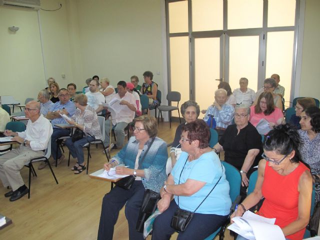 Servicios Sociales informa a personas mayores y con discapacidad de la solicitud del grado de dependencia - 1, Foto 1