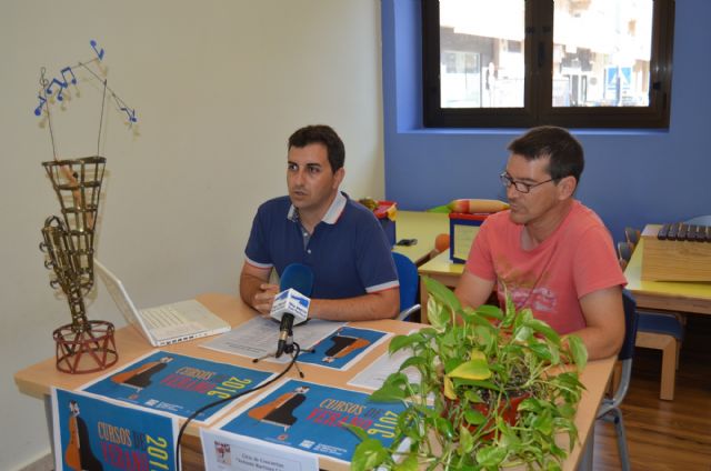 El Conservatorio de Música de San Javier  ofrece 19 cursos de verano que incluyen instrumentos, música moderna jazz, fisioterapia para músicos, y ansiedad escénica - 1, Foto 1