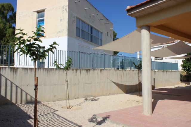 El Ayuntamiento de Cehegín renueva e instala toldos en tres centros educativos del municipio - 1, Foto 1