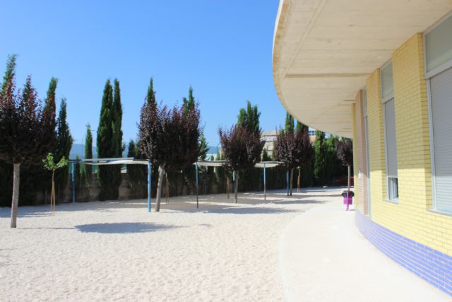 El Ayuntamiento de Cehegín renueva e instala toldos en tres centros educativos del municipio - 3, Foto 3