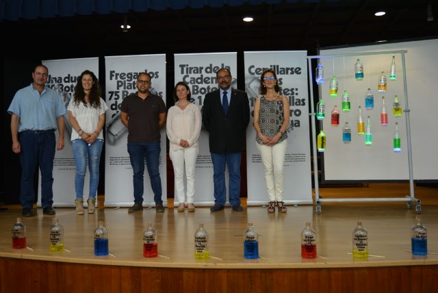 El Ayuntamiento e Hidrogea han puesto en marcha una campaña de concienciación ciudadana cuyo fin es poner en valor el recurso con la llegada del verano, cuando se triplica la población del municipio - 3, Foto 3