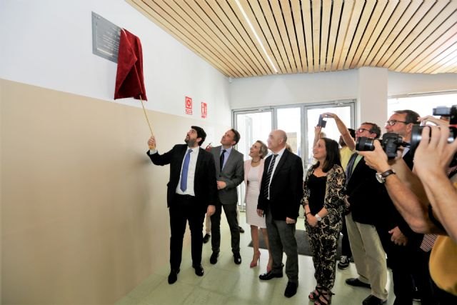 Las mejoras en las zonas deportivas comunes de los institutos Ros Giner e Ibáñez Martín de Lorca beneficiarán a más de 2.000 alumnos - 2, Foto 2