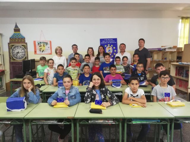 La campaña ´Europa invierte en nuestras zonas rurales´ de lucha contra la despoblación llega a 600 escolares de distintos puntos de la Región - 1, Foto 1