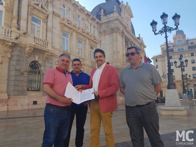 MC: Castejón compromete la temporada del verano del sector del taxi al ser incapaz de aplicar la nueva ordenanza municipal - 1, Foto 1