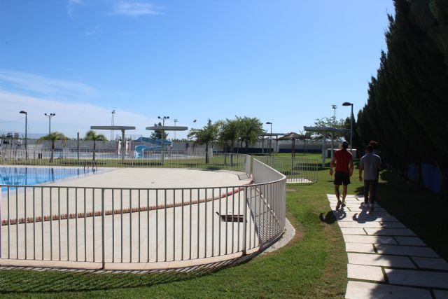La alcaldesa visita el fin de los trabajos para la próxima apertura de la piscina municipal - 3, Foto 3