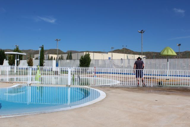 La alcaldesa visita el fin de los trabajos para la próxima apertura de la piscina municipal - 4, Foto 4