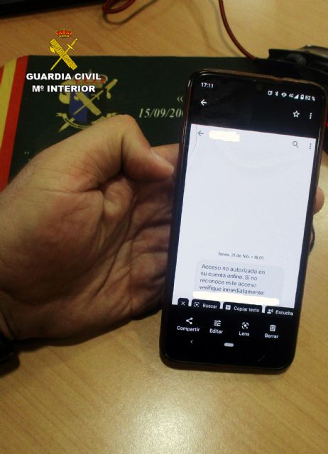 La Guardia Civil detiene a dos jóvenes presuntamente dedicados a estafas online mediante phising - 1, Foto 1