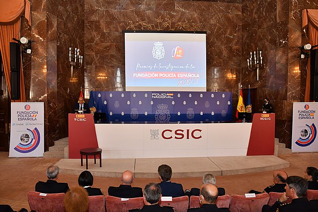 La Fundación Policía Española ha entregado los Premios de Investigación 2020 y 2021 - 1, Foto 1