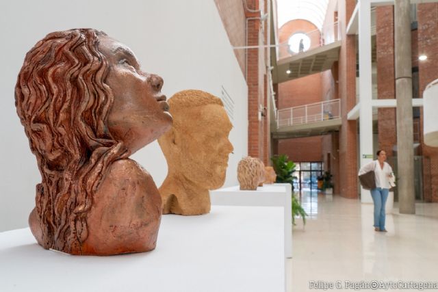 Los alumnos de la Universidad Popular exponen sus creaciones en El Luzzy hasta el 25 de junio - 1, Foto 1