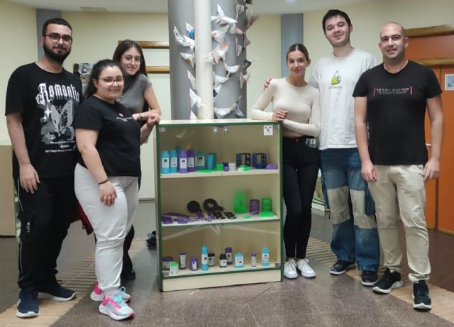 Una veintena de alumnos de FP del IES La Flota aprenden sobre el uso profesional de las impresoras 3D - 1, Foto 1