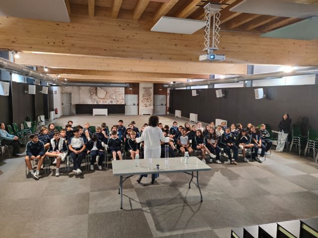 Más de 300 alumnos de Primaria participan en la iniciativa Bebe agua con grifo, consolidando su alcance dentro del ámbito educativo - 5, Foto 5