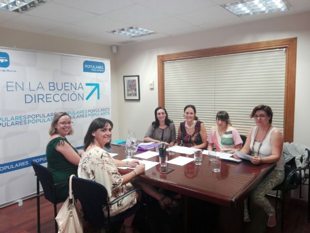 La figura de las madres de día será regulada gracias a una iniciativa del PP - 2, Foto 2