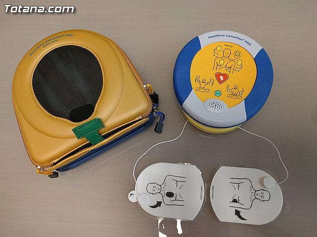 Los clubes y asociaciones deportivas se encargarán de la venta de pulseras para financiar desfibriladores en las instalaciones públicas de Totana, Foto 3