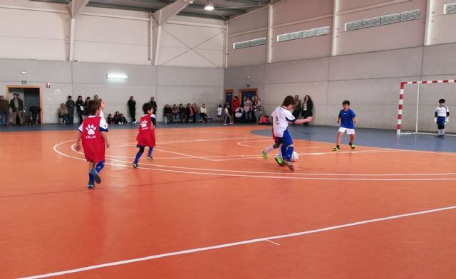 Servicios Sociales facilitara la participacion 35 menores con dificultades economicas en las escuelas del futbol sala Plasticos Romero - 1, Foto 1