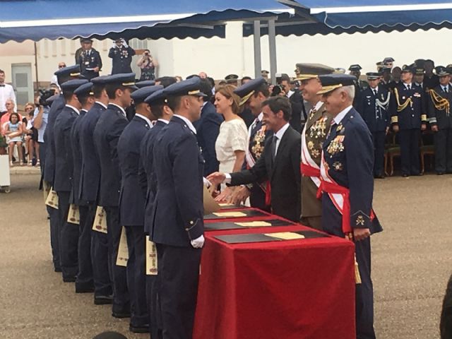 El Rey  Felipe VI presidió la entrega de Despachos a los nuevos Tenientes  en la Academia General del Aire de San Javier - 3, Foto 3