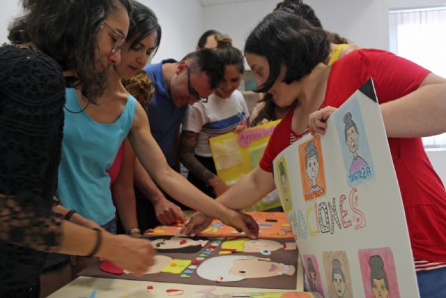 Una quincena de desempleados lumbrerenses se especializan en el cuidado a personas dependientes en instituciones sociales - 1, Foto 1