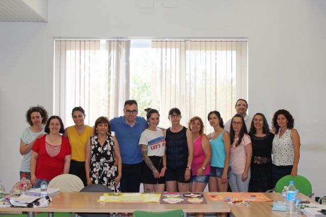 Una quincena de desempleados lumbrerenses se especializan en el cuidado a personas dependientes en instituciones sociales - 3, Foto 3