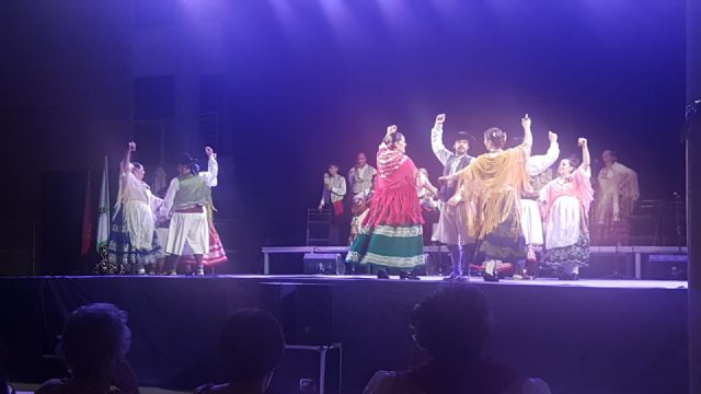 El XXIX Festival Nacional de Folklore mostró los bailes típicos de la Región de Murcia y Andalucía en el recinto del Centro Cultural - 1, Foto 1