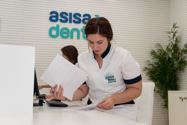 La nueva clínica ASISA Dental de Murcia cuenta con personal cualificado y la tecnología más avanzada en diagnóstico y tratamiento bucodental., Foto 1