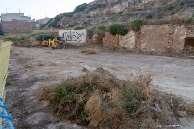 Urbanismo inicia la limpieza de los solares municipales de Morería Baja y Cantarerías - 1, Foto 1