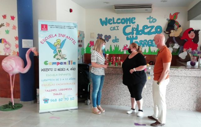 Paqui Pérez visita los centros de conciliación para conocer en primera persona la atención que se ofrece a los menores durante el verano - 1, Foto 1