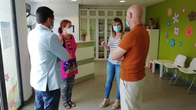 Paqui Pérez visita los centros de conciliación para conocer en primera persona la atención que se ofrece a los menores durante el verano - 2, Foto 2