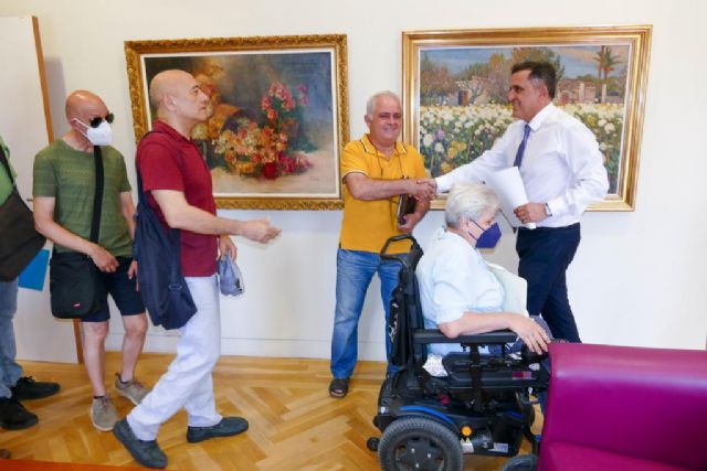 El Alcalde Serrano se reúne con representantes de la ´Plataforma de apoyo al Cine Rex vivo´ - 2, Foto 2