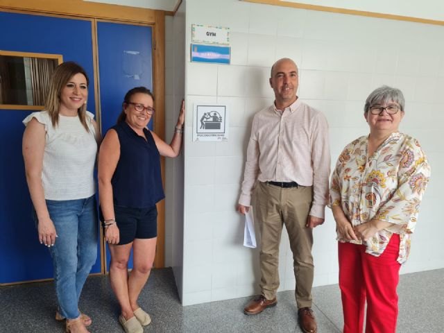 La Concejalía de Educación instala 210 pictogramas en 21 centros educativos del municipio, dentro del proyecto Molina + Inclusiva - 1, Foto 1