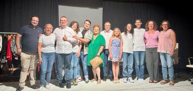 La puesta en escena de la obra Historias Vivas del Taller Municipal pone al pblico en pie, Foto 1