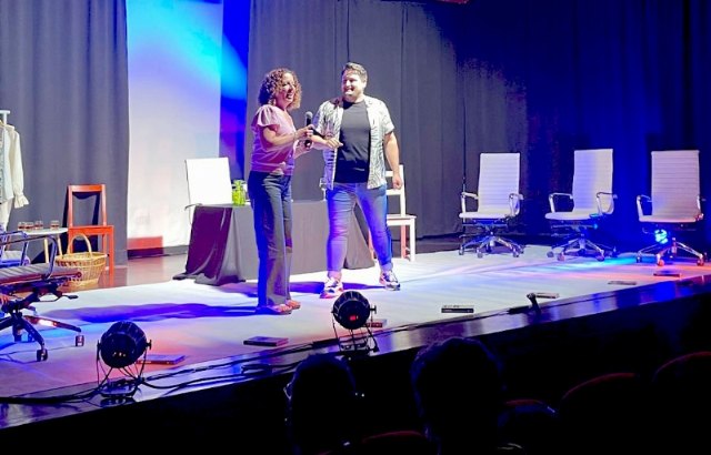 La puesta en escena de la obra Historias Vivas del Taller Municipal pone al pblico en pie, Foto 2