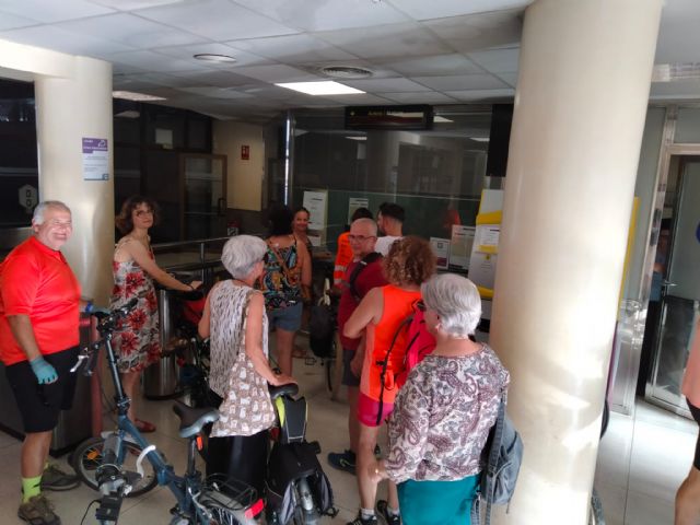Los colectivos a favor de la movilidad continúan protestando por la prohibición de acceso de bicicletas a la línea de ancho métrico Cartagena - Los Nietos - 3, Foto 3