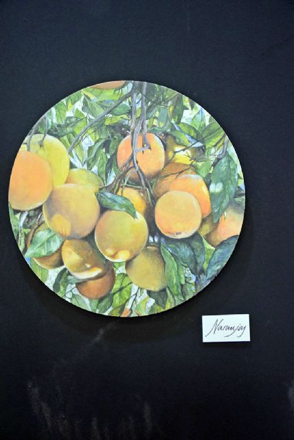 La muestra pintora, compuesta por diecisiete cuadros pintados en acrílico sobre tablas es a la memoria de la madre del artista, en el Círculo Mercantil de Sevilla - 5, Foto 5