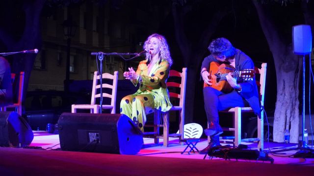El arte y el flamenco abarrotan la Plaza del Espejo de Los Alcázares - 2, Foto 2