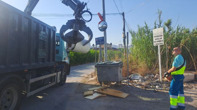 Murcia pone en marcha la campaña 'Un solo día' en siete pedanías para mejorar la recogida de enseres - 1, Foto 1