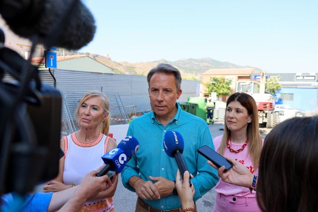 El alcalde de Lorca supervisa el inicio de las obras de reforma integral de la calle Los Arcos - 1, Foto 1