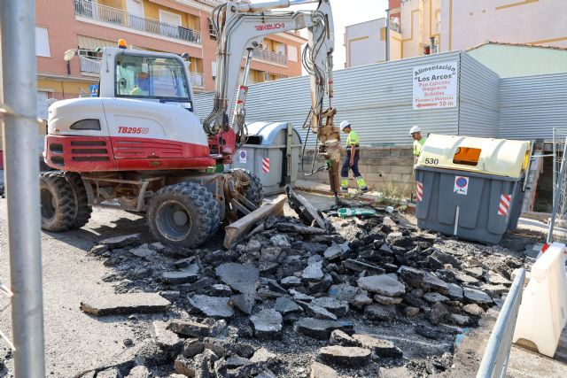 El alcalde de Lorca supervisa el inicio de las obras de reforma integral de la calle Los Arcos - 4, Foto 4