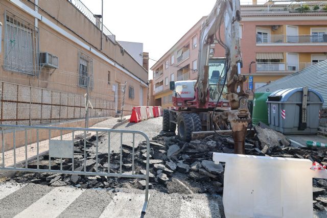 El alcalde de Lorca supervisa el inicio de las obras de reforma integral de la calle Los Arcos - 5, Foto 5