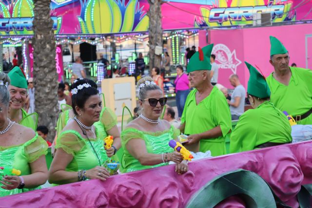El desfile de carrozas pone el broche final a las fiestas en honor a San Pedro Apóstol 2025 - 1, Foto 1