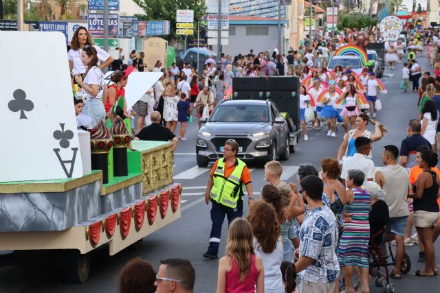 El desfile de carrozas pone el broche final a las fiestas en honor a San Pedro Apóstol 2025 - 4, Foto 4