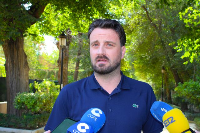 La 'ola de calor' lleva a Parques y Jardines a realizar riegos estratégicos y un continuo seguimiento a los árboles que pueden sufrir fatiga y estrés térmico - 2, Foto 2