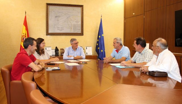El presidente de la CHS mantiene una reunión de trabajo con representantes de la CR El Porvenir de Abanilla - 1, Foto 1